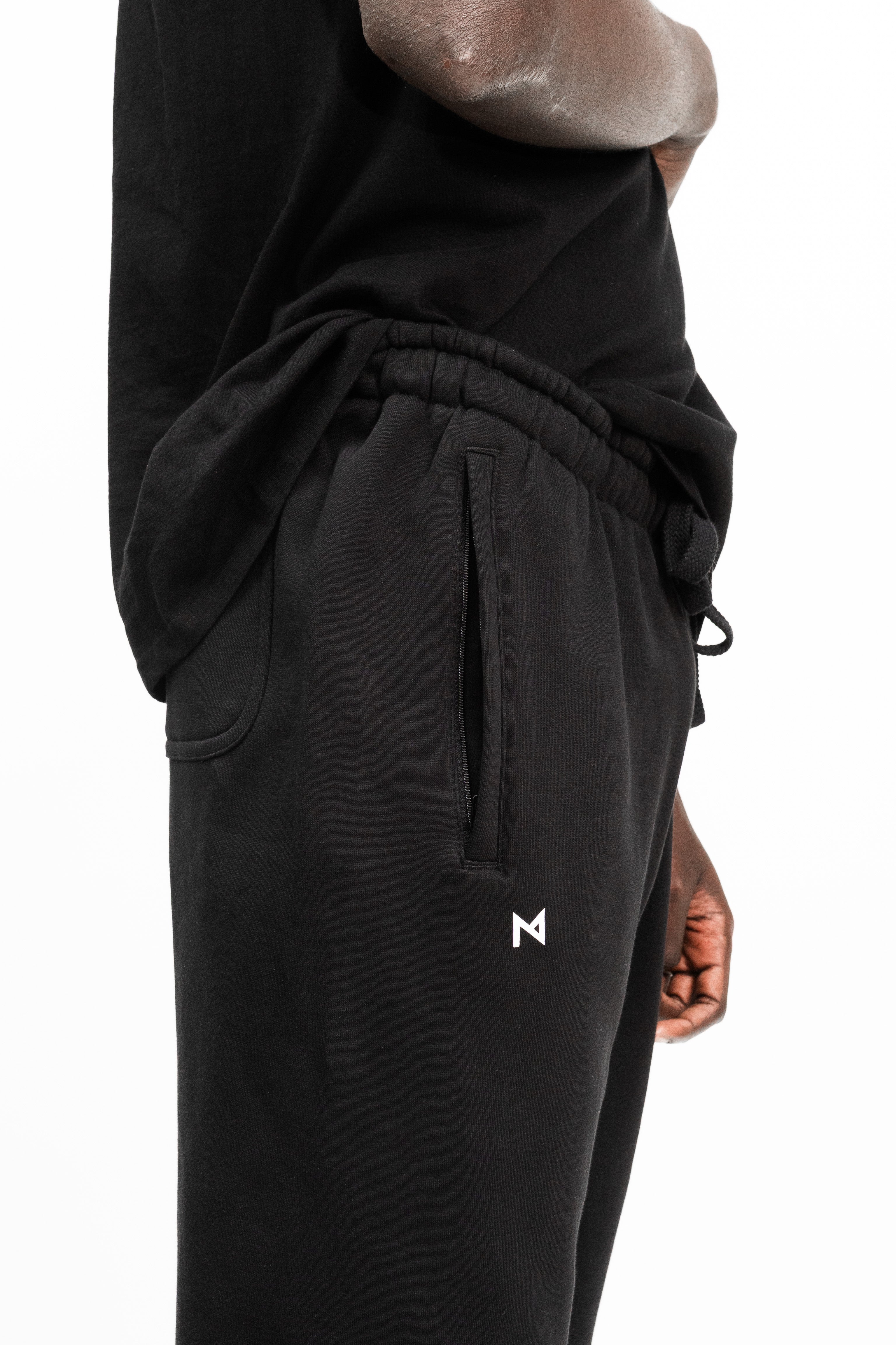 ESSENTIAL NOIR Recycled Unisex Sweatpants