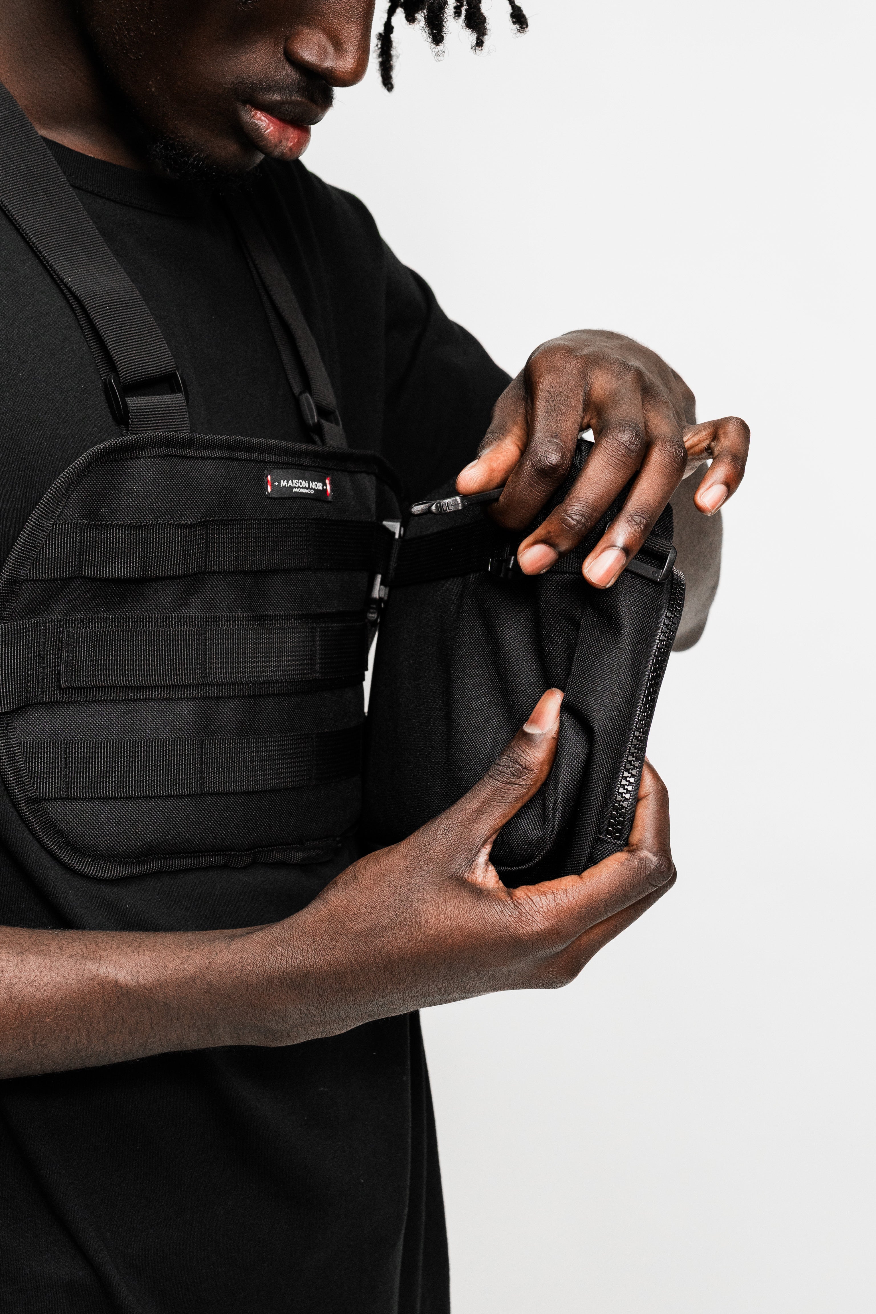 Maison NOIR Multi-pocket Transformable Chest Bag